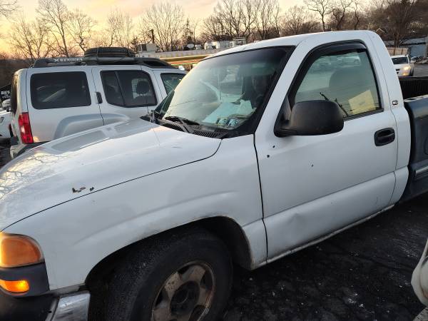 2001 GMC PICKUP TRUCK 1