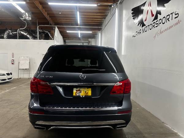 2015 MERCEDES BENZ GL450 4MATIC / 3ER FILA DE ASIENTOS / SOLO 59,261 MILLAS - $19,995 (PAQUETE DE REMOLQUE / LLANTAS CASI NUEVAS / TOTALMENTE MANTENIDO)63616903729537124