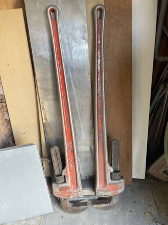 Ridgid 48" pipe wrench 1