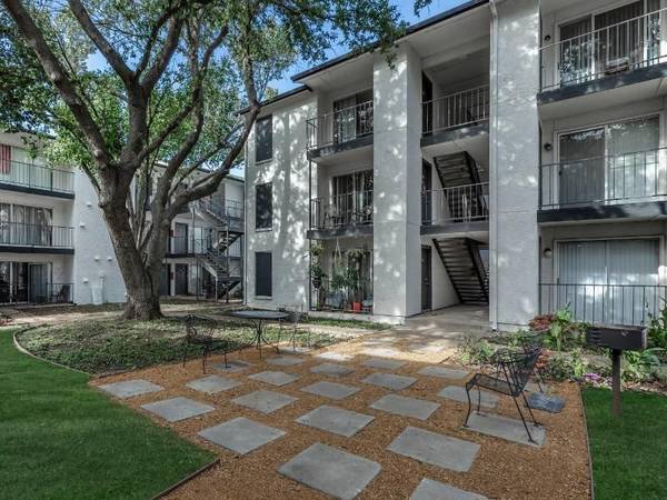 $834 / 480ft2 - Laundry Facility, Ceiling Fans, Contemporary Finishes, Covered Parking (North Dallas)63796257262723123