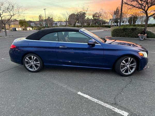 2017 Mercedes-Benz C300 Clase C Convertible 2 puertas, limpio - $17.399 (Winnetka)63436936479747124