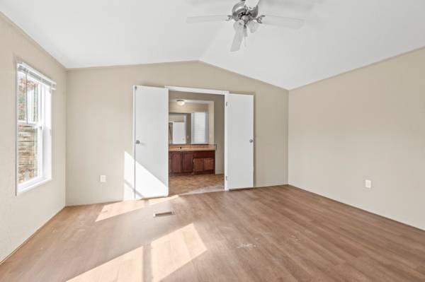 $1300.00 / 3br - 1180ft2 - Charming 3 Bed/2 Bath Manufactured Home in Lindale, TX - $1300/mo64037559921795124