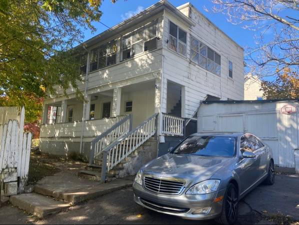 4 Bedroom 1 Bath Apartment 1