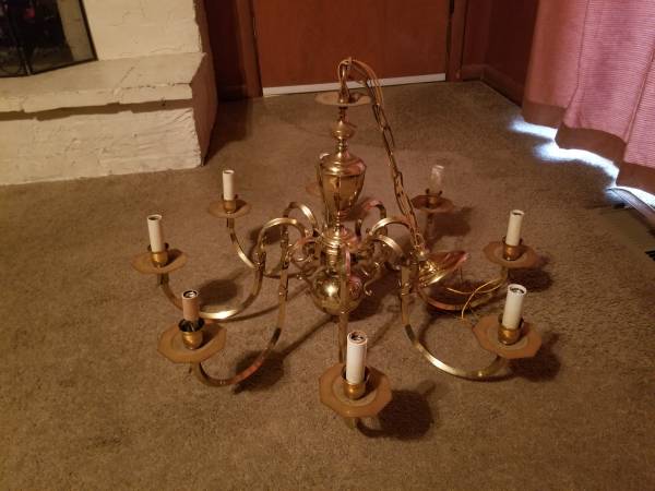 Large chandelier 1