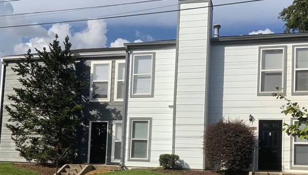 $1,190 / 2br - 1248ft2 - HOME FOR THE HOLIDAYS!!! (Chattanooga)63993077847171124