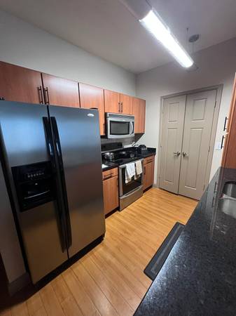 $1,795 / 1br - Upscale And Quiet Fully Furnished Large One Bedroom Apartment (Westchase - 10 Minutes Away From Galleria)63924171258115121