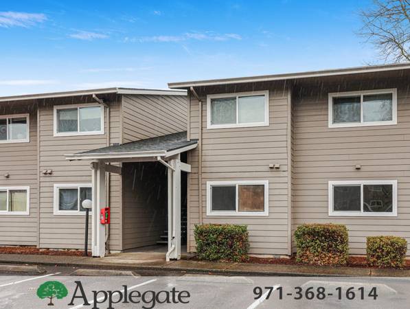 $1,425 / 2br - Close To Public Transportation + 5 Parks within Miles, Close to US-26 (SE Portland)63914853131522120
