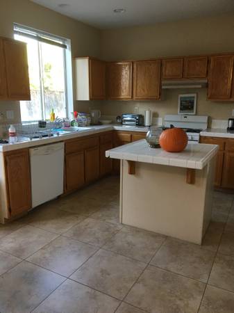 $975 / 4br - Must See Room in OCEANSIDE Private home63819204879105122