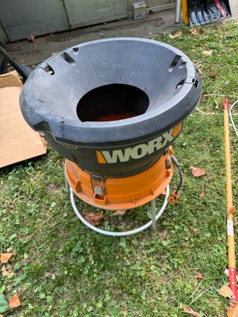 Worx leaf mulcher 1