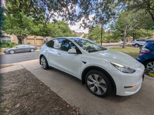 2022 Tesla Model Y Long Range 7 Seat Tow Package - $29,000 (Milwood/Domain)63439771187971122