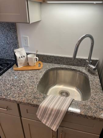 $1,850 / 9999ft2 - CHELSEA/BOSTON NO BROKER FEES  LUXURY STUDIO- NEAR SILVER LINE (Chelsea)63620423344003122
