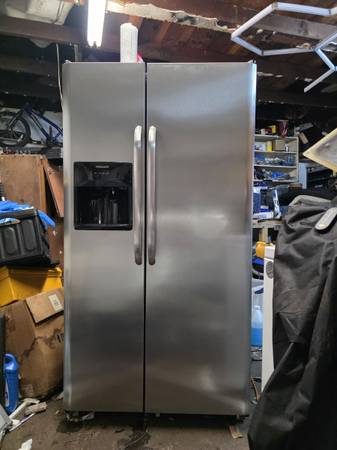 Frigidaire refrigerator 1