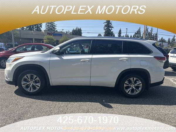2015 TOYOTA HIGHLANDER XLE - AWD - $13,99563624308152065123