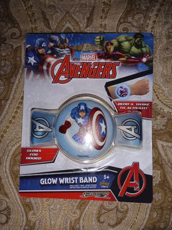 Nuevas Pulseras de Avengers y Spider-Man que Brillan en la Oscuridad - $3 (Southside)63471403337731120