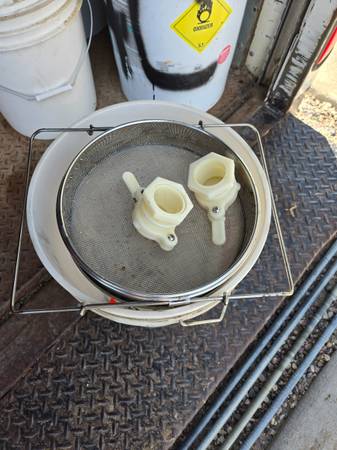 Honey gates and strainer 1