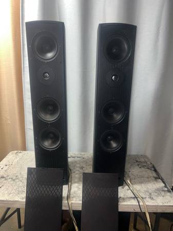 Definitive Technology Supertower 400 powered speakers 1