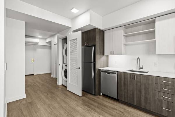 ONE MONTH FREE!!! One Bedroom Apartment in Heart of Eugene!!! 1