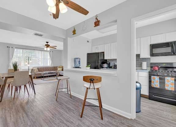 $1,160 / 2br - 800ft2 - Air Conditioning, Covered Parking, Carpeting (5927 Suson Pl, St. Louis, MO)63924425515778123