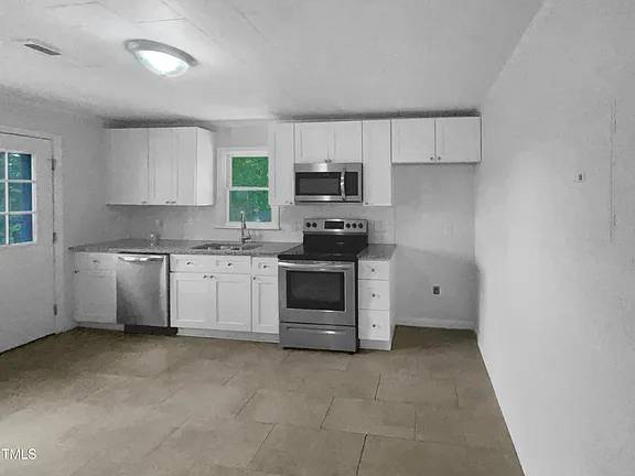 $800 / 2br - 750ft2 - Do not look past this three bedroom in CHILLICOTHE! (Chillicothe, OH 45601)63830340746115120