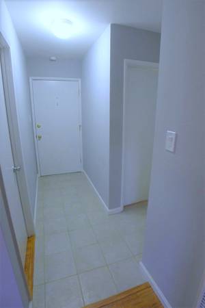 $1,895 / 2br - 720ft2 - Quiet Third Floor Apartment. Remodeled Kitchen (oakland lake merritt / grand)63870648359169121