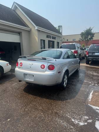 2005 Chevy Cobalt - $1,400 (minneapolis)63481605167233123