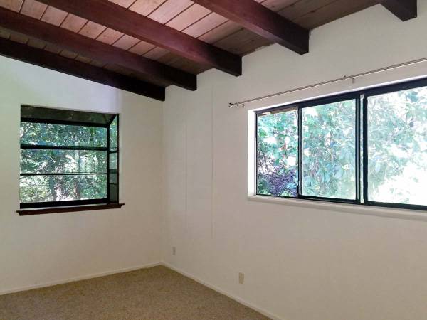 $1,600 / 1br - 180ft2 - Master bedroom a home in the Montclair hills - Utilities included! (oakland piedmont / montclair)63850428237313122