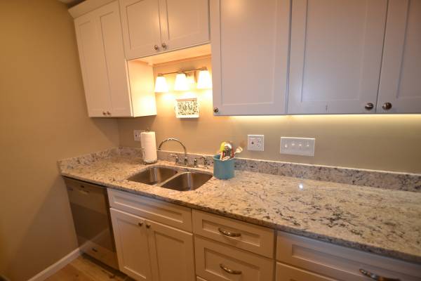 $1,295 / 1br - 600ft2 - R-19 Corp furnished 1 BR center city location (Cincinnati)63974471992450124