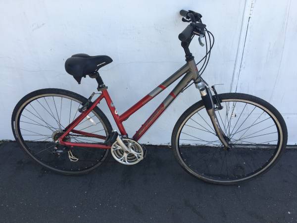 Gary Fisher  women’s 24 speed hybrid road bike 1
