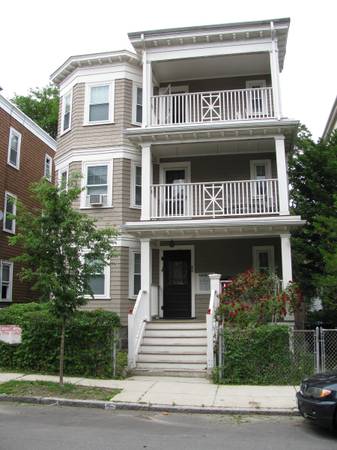 $2,850 / 3br - 1100ft2 - $2850 Savin Hill 2 or 3 Bedroom (Dorchester)63912516927235120