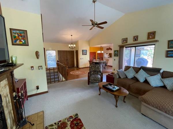 $2,600 / 3br - 2800ft2 - LARGE HOME IN FOREST MEADOW (MURPHYS)63952103822851124