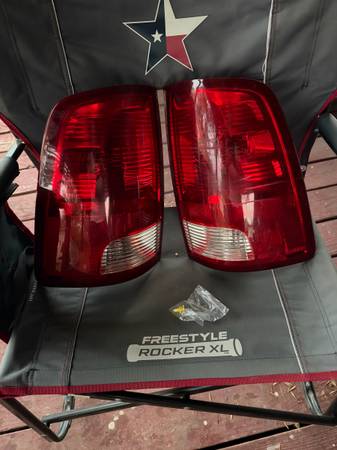 2011 ram 1500 tail lights 1