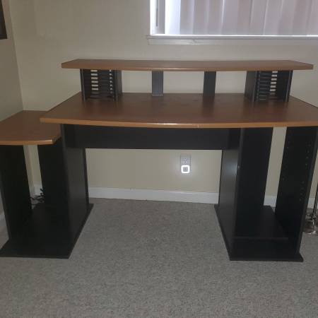 Black and Wood Computer Desk 1