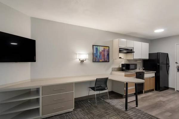 $1,199 / 1br - Mini-Fridge, In-Room Kitchen, 1 Bed (360 S 108th Ave, Omaha, NE)63681695631233121