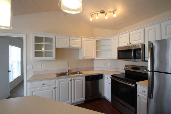 $1,595 / 1br - 758ft2 - Stunning 1BD/1BTH Coming Available! (Loveland)63974189003906122
