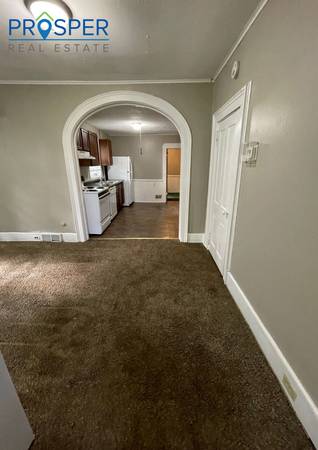 $900 / 1br - Apartamento de 1 dormitorio en primer nivel con oficina - Disponible junio de 2026 (Eau Claire, WI)63845961525891124