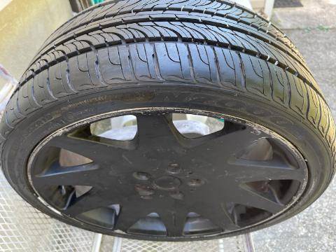 one mrr hr3  alloy  silver rim and mounted  235/35ZR19  tire 1