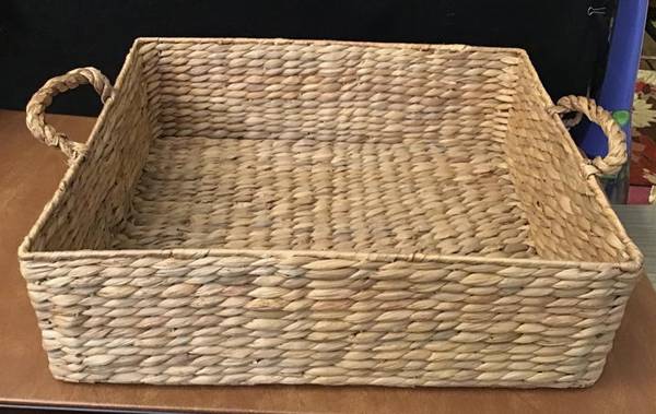 LARGE WICKER BASKET 1