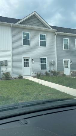 $700 / 1br - Habitación principal en alquiler (Kearneysville)63953078018819122