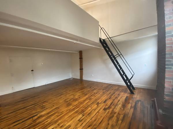 $4,600 / 2br - South End 2 Bed/1 Bath Duplex Apartment | Near Massachusetts Ave (South End)63699256412545121
