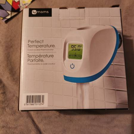 4 Moms Spout Cover, New in box 1