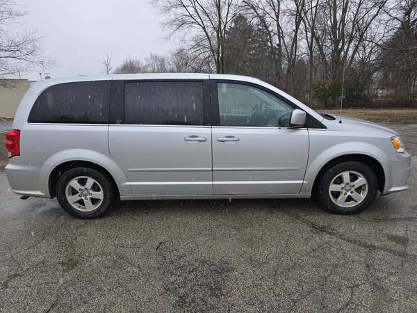2012 DODGE GRAND CARAVAN - $3,999 (ZION ILLINOIS)63618919637761124