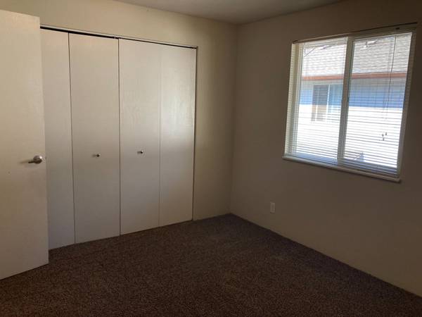 $1,400 / 2br - (JEF #4)  2 Bedroom / 1 Bath - Pet Friendly in Whitaker Neighborhood (Eugene)63977274649091123