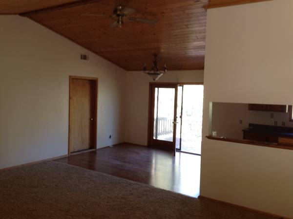 $2,495 / 4br - 2200ft2 - HOGAR PERSONALIZADO DE VISTA 4+3 EN FRAZIER PARK DISPONIBLE AHORA.....!!! (California)63800450551939122