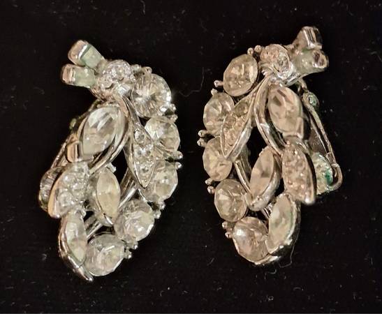Lisner Rhinestone Earrings 1