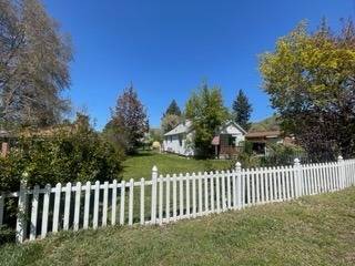 $267,500 / 4br - 1167ft2 - Cute 4brm 1.5 bath home on .34 of an acre (Klamath Falls)63794870044803121