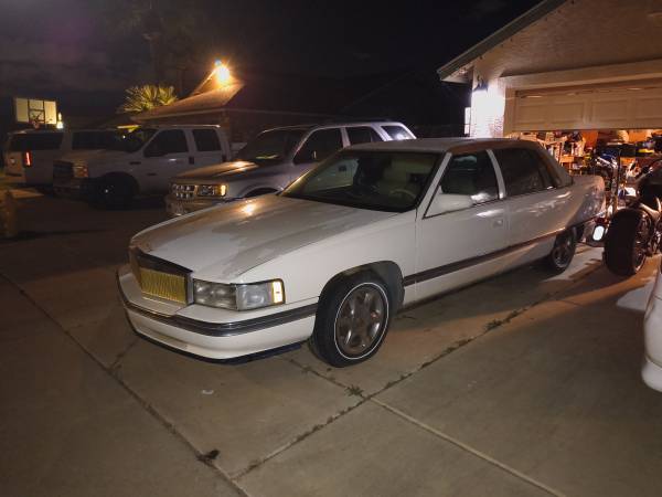 1996 Cadillac DeVille - MINT Interior - $1,350 (Includes New Fuel Pump!) 1
