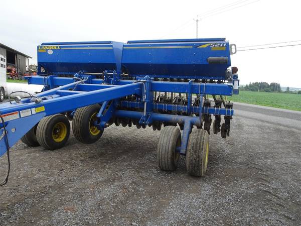 Landoll 5211-15x7.5 2016 Pull-Type Grain Drill 7.5 In Row Spacing 1
