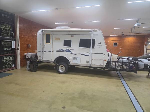 Hunting Trailer 1