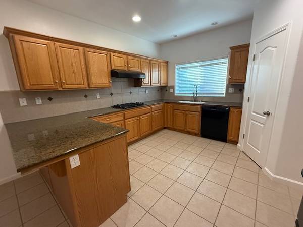 $456,900 / 4br - 2154ft2 - EN VENTA!! (Tulare)63809838176003121