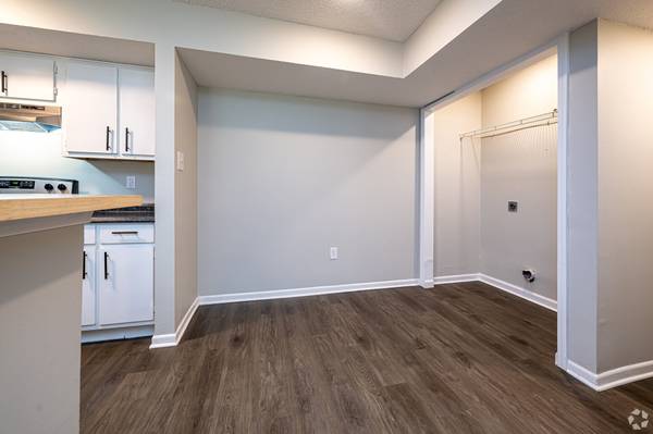 $1,039 / 2br - *****Ready for Move In***** (Baton Rouge)63678527102467121